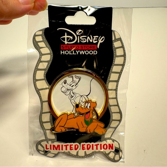 NWT. D23 Expo 2024: Pluto Dog Self Portrait Collection - Pluto -LE 400 - Picture 2 of 11